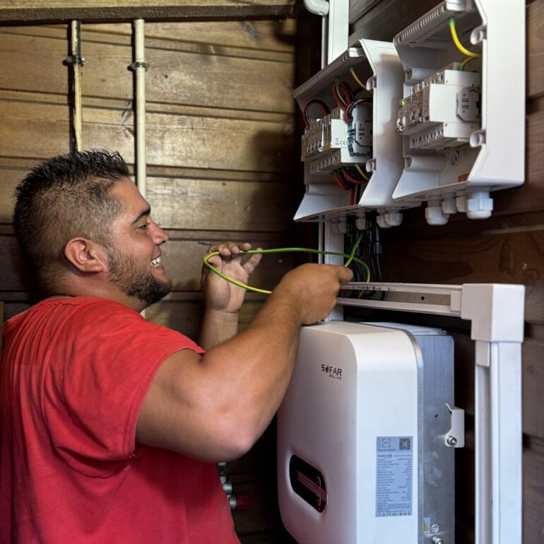 raccordement-borne solaire a la reunion
