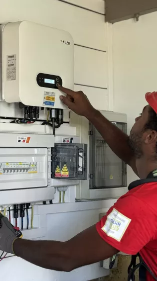 rachat du surplus d'electricite edf a la reunion