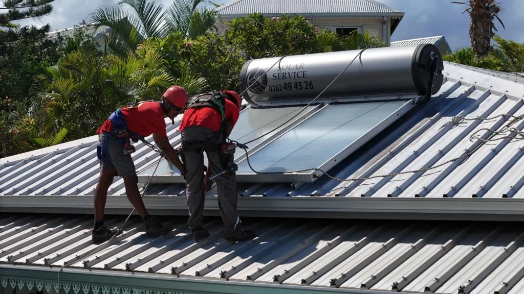 Calcul du reste à charge pour un chauffe-eau solaire avec les aides EDF et Région à La Réunion