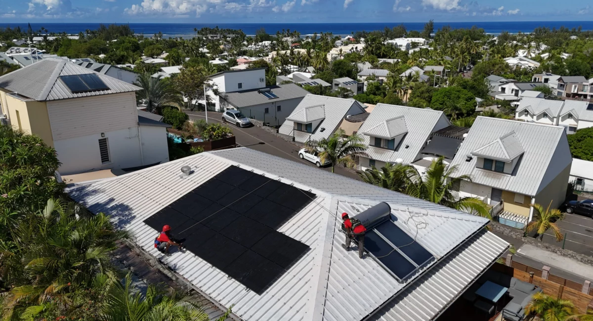 installation panneaux photovoltaiques 974