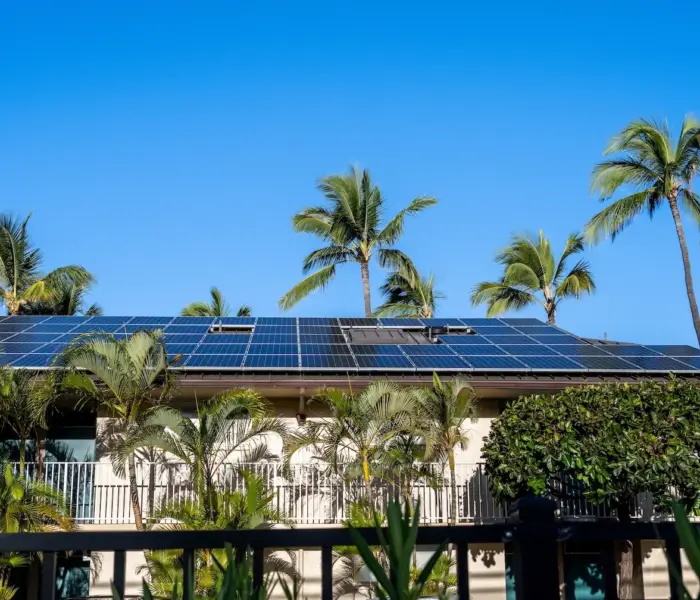 Installation de panneaux photovoltaïques à Saint-Leu par Solar Service — côte Ouest La Réunion