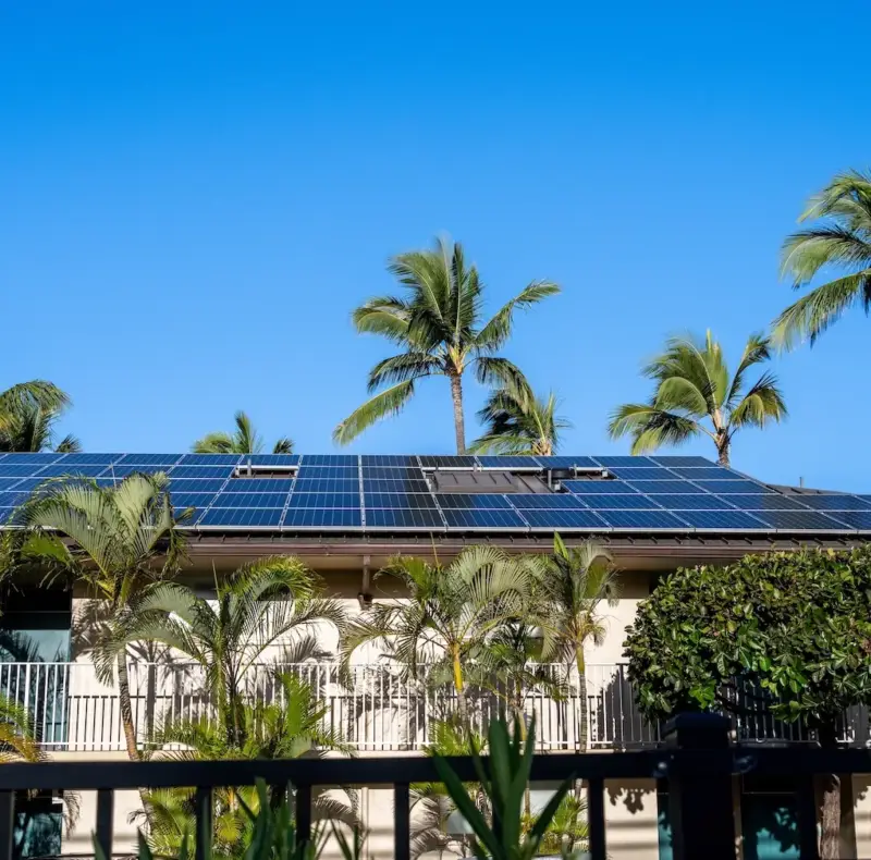 Installation de panneaux photovoltaïques à Saint-Leu par Solar Service — côte Ouest La Réunion