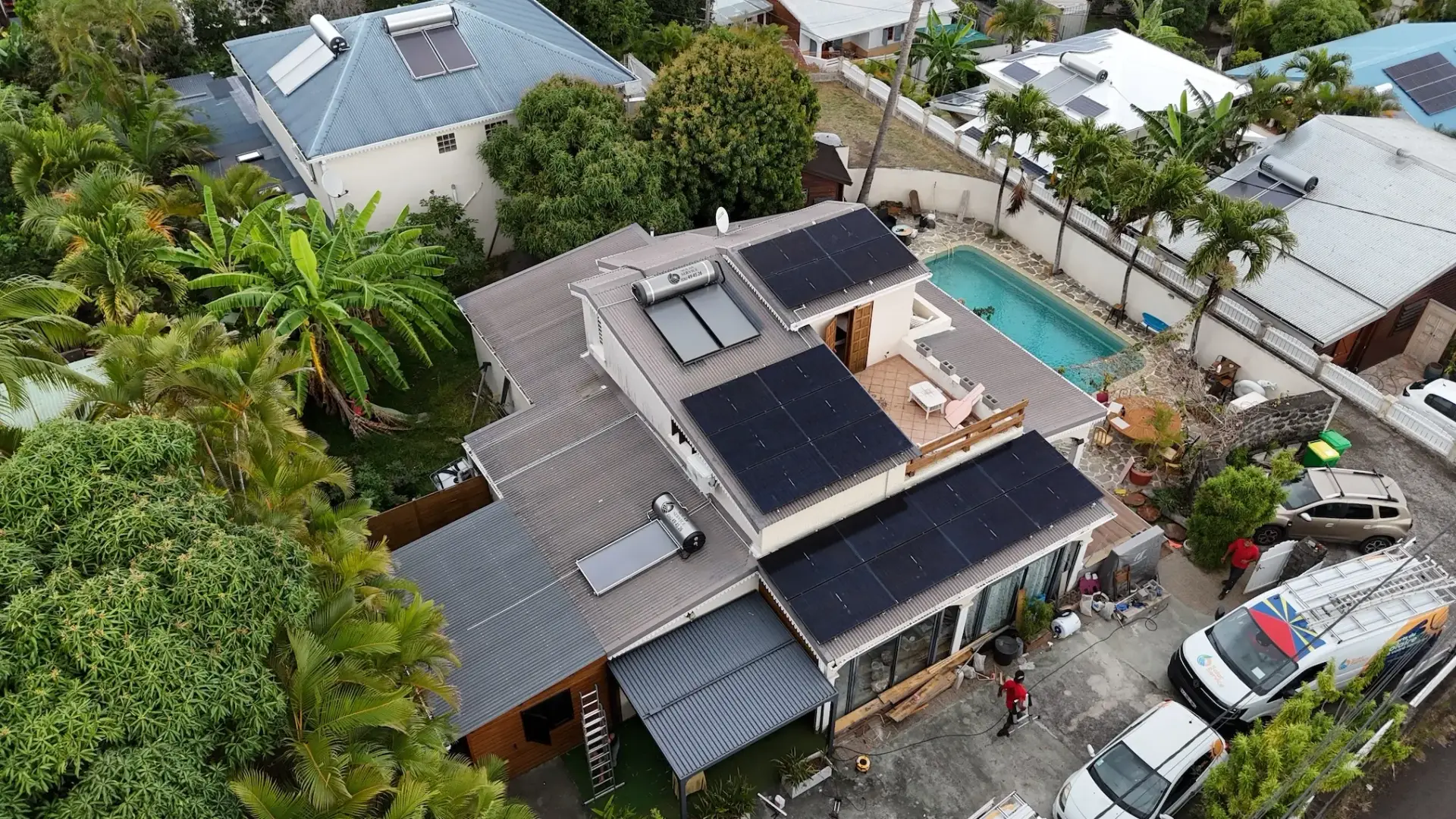 Étude de dimensionnement photovoltaïque personnalisée à La Réunion par Solar Service, installation 9 kWc aux Avirons